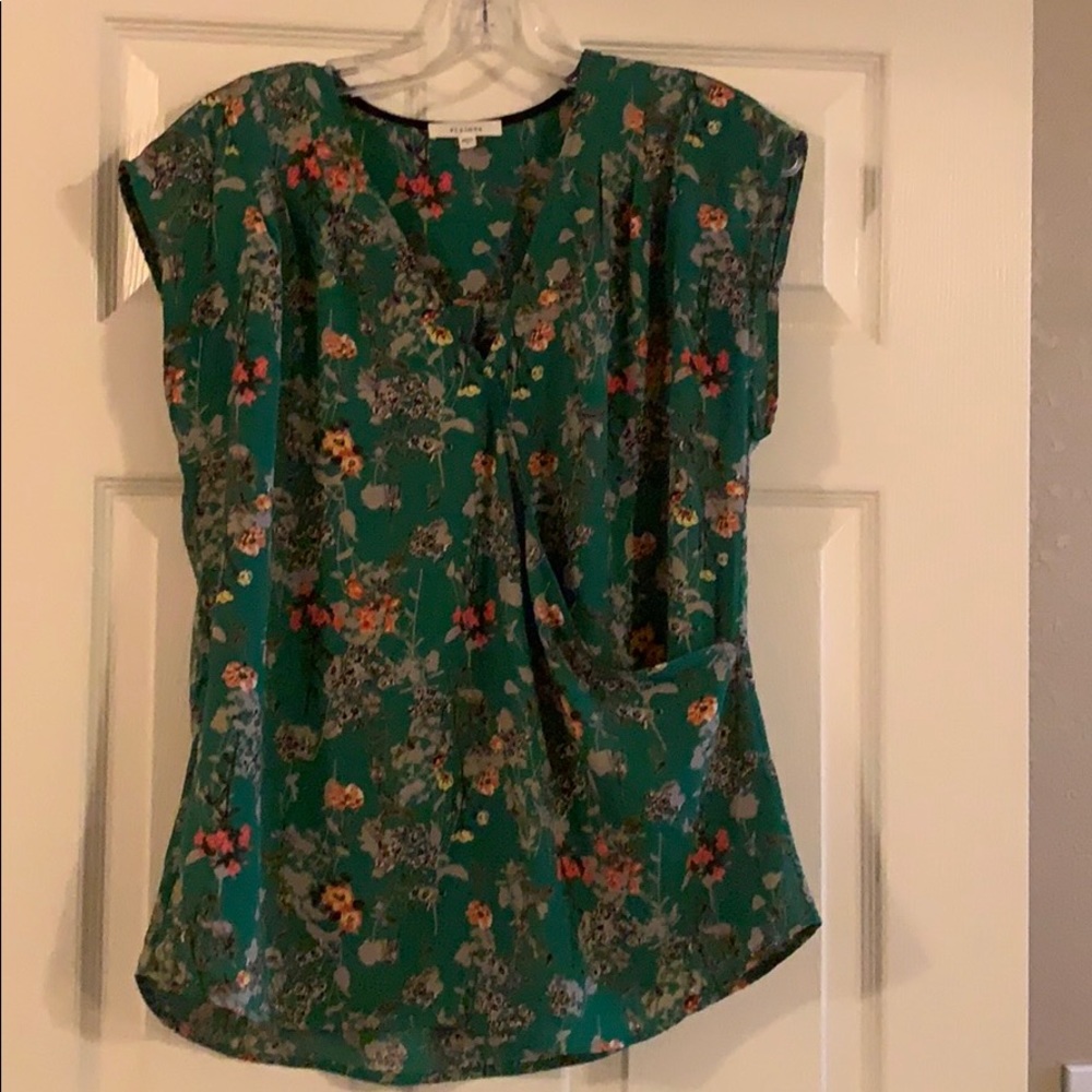 Kelly Green Short-Sleeved Top